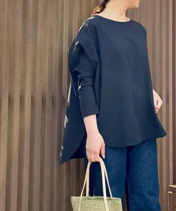 BEARDSLEY 밑단 자수 티셔츠