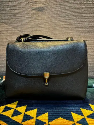 블랙 숄더백 중형