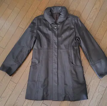 다크 브라운 양가죽 코트 (새상품급)