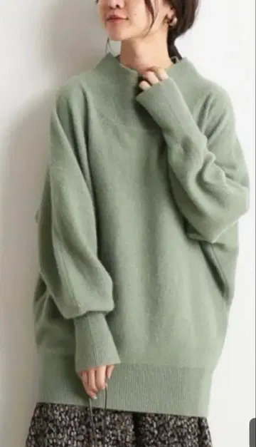 슬로브 이에나 하이넥 스웨터 폭스 혼방