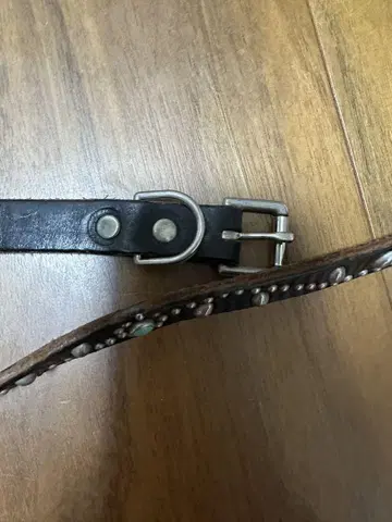 다크 브라운 가죽 벨트 메탈 스터드