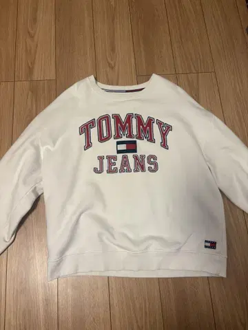 TOMMY JEANS 화이트 맨투맨