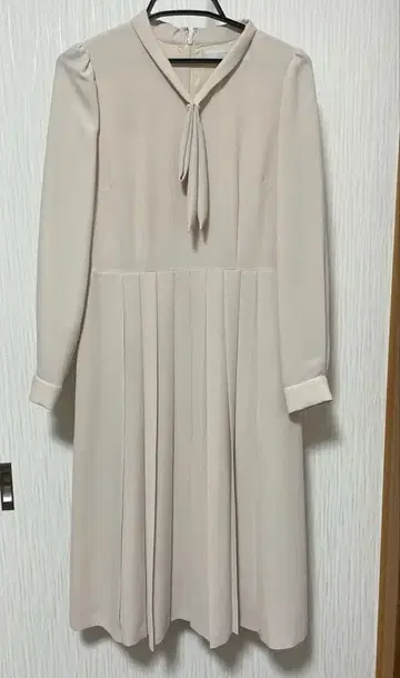 새상품급 셀포드 원피스 베이지 38