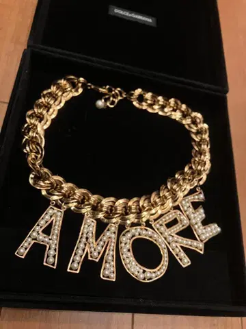 돌체앤가바나 AMORE 펄 장식 골드 목걸이