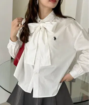 U.S. POLO ASSN 보타이 숏 기장 볼륨 셔츠 블라우스