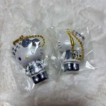 헬로키티 시크릿 마스코트 참 ( 흑백 걸리시 쌍둥이 코디 )