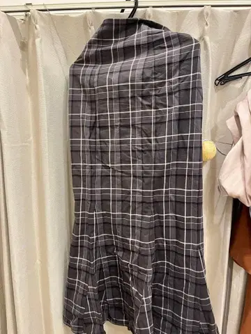 그레이 계열 체크 플레어 스커트 snidel