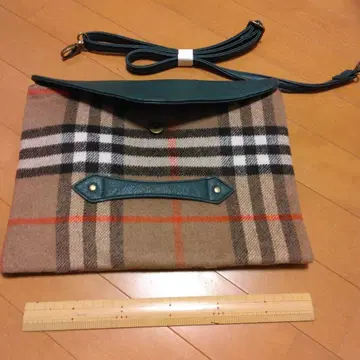 체크 무늬 숄더백 베이지 x 그린