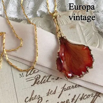 유럽 빈티지 꽃잎 모티브 목걸이