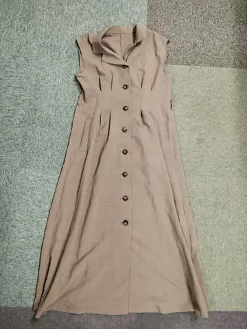 VIS 베이지 슬리브리스 셔츠 원피스