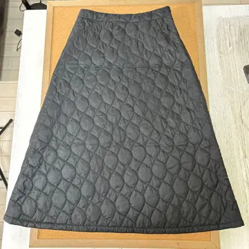 LEQUIPE 퀼팅 플레어 스커트