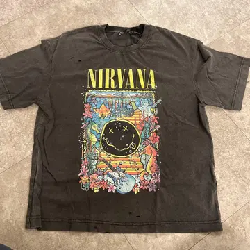 ZARA 닐바나 T셔츠