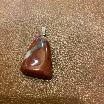 스톤 조 삼각형 펜던트
