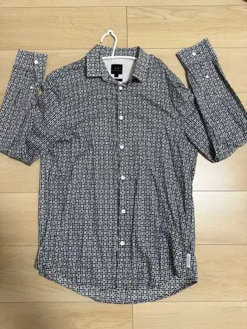 AX 화이트 블랙 패턴 긴팔 셔츠 ARMANI
