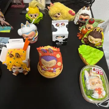 POPMART THE MONSTERS Wacky Mart 모음