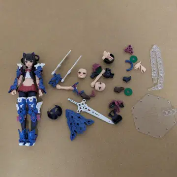 메가미 디바이스 버스터돌 나이트 조립품