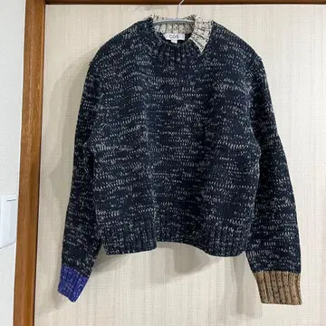 COS 네이비 계열 크루넥 니트 M