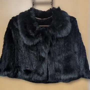 블랙 퍼 케이프