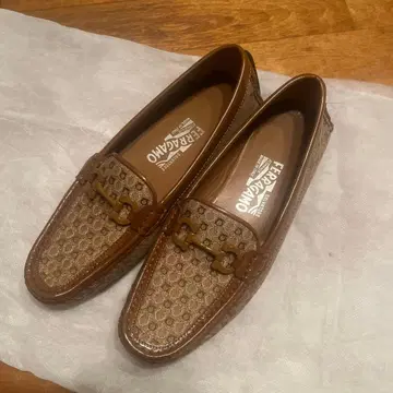 Ferragamo 로퍼 드라이빙 슈즈 6.5