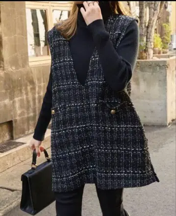 고베 레터스 골드 버튼 V넥 트위드 베스트