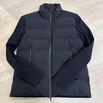 Emporio Armani 네이비 덕 다운 자켓