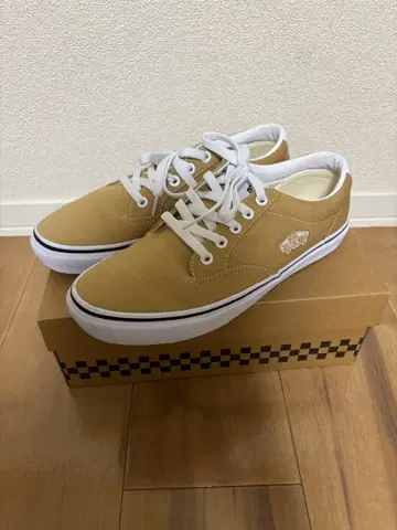 V320 JETS ICON BEIGE/WHT 617615-0007