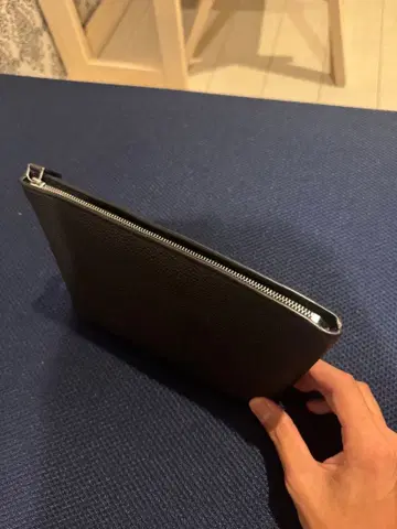 보나벤투라 가죽 클러치백 블랙