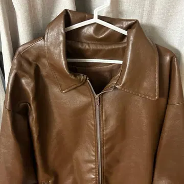 브라운 가죽 자켓 지퍼 포함