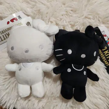 헬로키티 50주년 기념일 봉제 인형 참 2개 세트 블랙 x 흑백