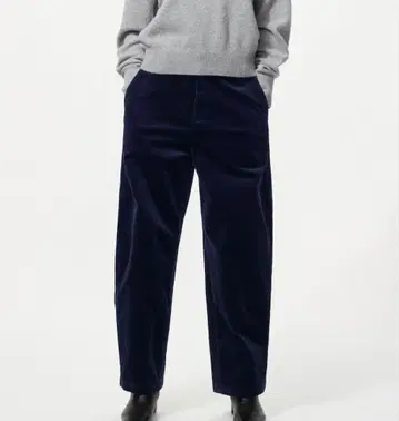 유니클로 코듀로이 커브 팬츠 여성용 M 사이즈