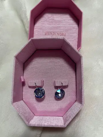 Swarovski Bella 보라색 크리스탈 귀걸이