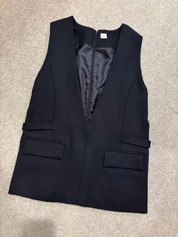 새상품급 ELIN 에린 네이비 울 V넥 베스트