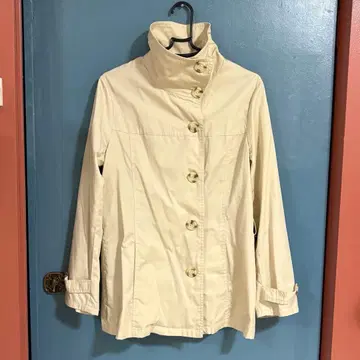 베이지 하이넥 자켓