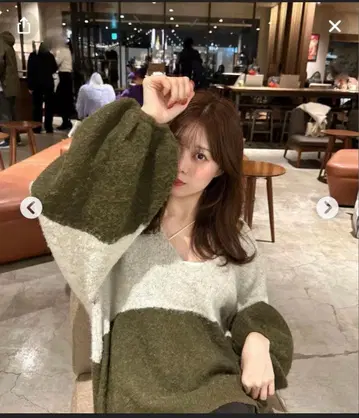 Mideal의 뉴앙스 V넥 니트입니다