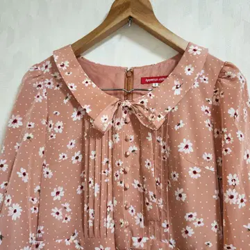 아푸와이저 리셰 꽃무늬 핑크 미니 원피스 긴팔 보타이 핀턱