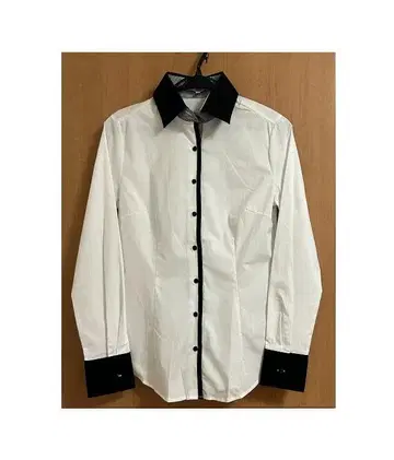 새상품, 택 포함 나라 까미체 블라우스 크로아티아 제조