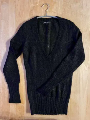 theory / V넥 모헤어 니트 스웨터