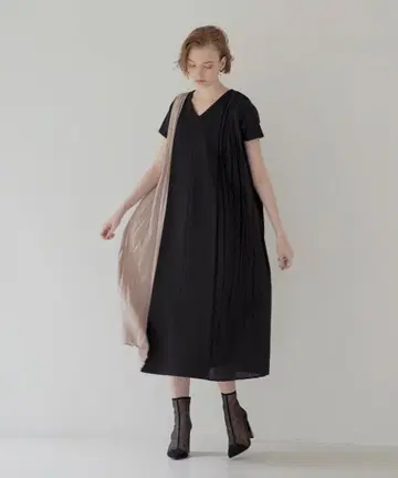 MIELI INVARIANT 플리츠 콤비네이션 드레스