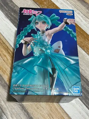 하츠네 미쿠 ClearLuxe - Emerald Gem 피규어
