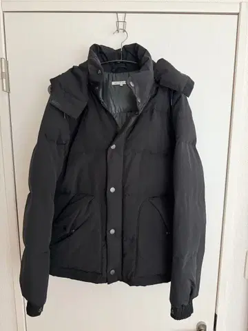 블랙 다운 자켓 후드 부착