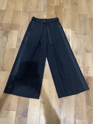 sacai 블랙 와이드 팬츠