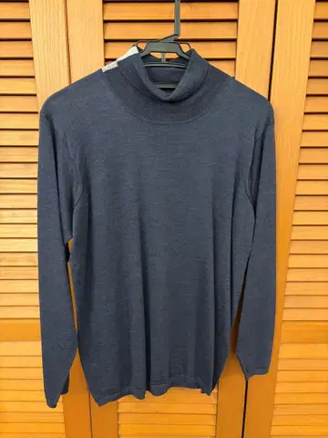 폴 스미스 다크 블루 터틀넥