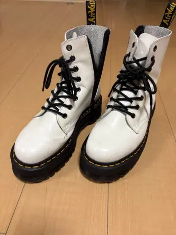 닥터 마틴 화이트 가죽 워크 부츠