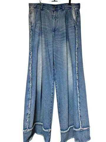 [ 완판템, 약간의 사용감 있음 ] HARE: 크로스 프린지 데님 팬츠