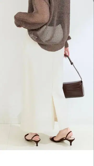 B.C STOCK 트윌 스트레치 타이트 스커트 화이트