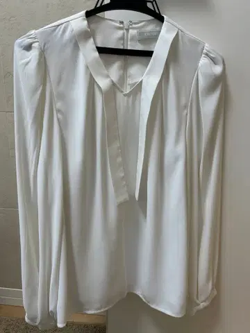 [ 새상품급 ] CELFORD 화이트 긴팔 블라우스