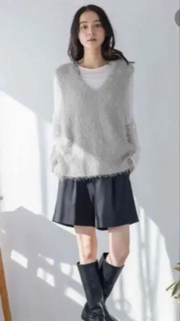 로리즈팜 새상품급 라메 샤기 베스트