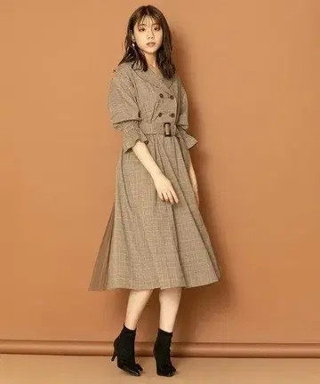 백 플리츠 트렌치 원피스