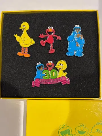 세서미 스트릿 30주년 기념 핀 배지 세트