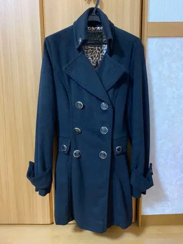 블랙 더블 브레스트 피코트